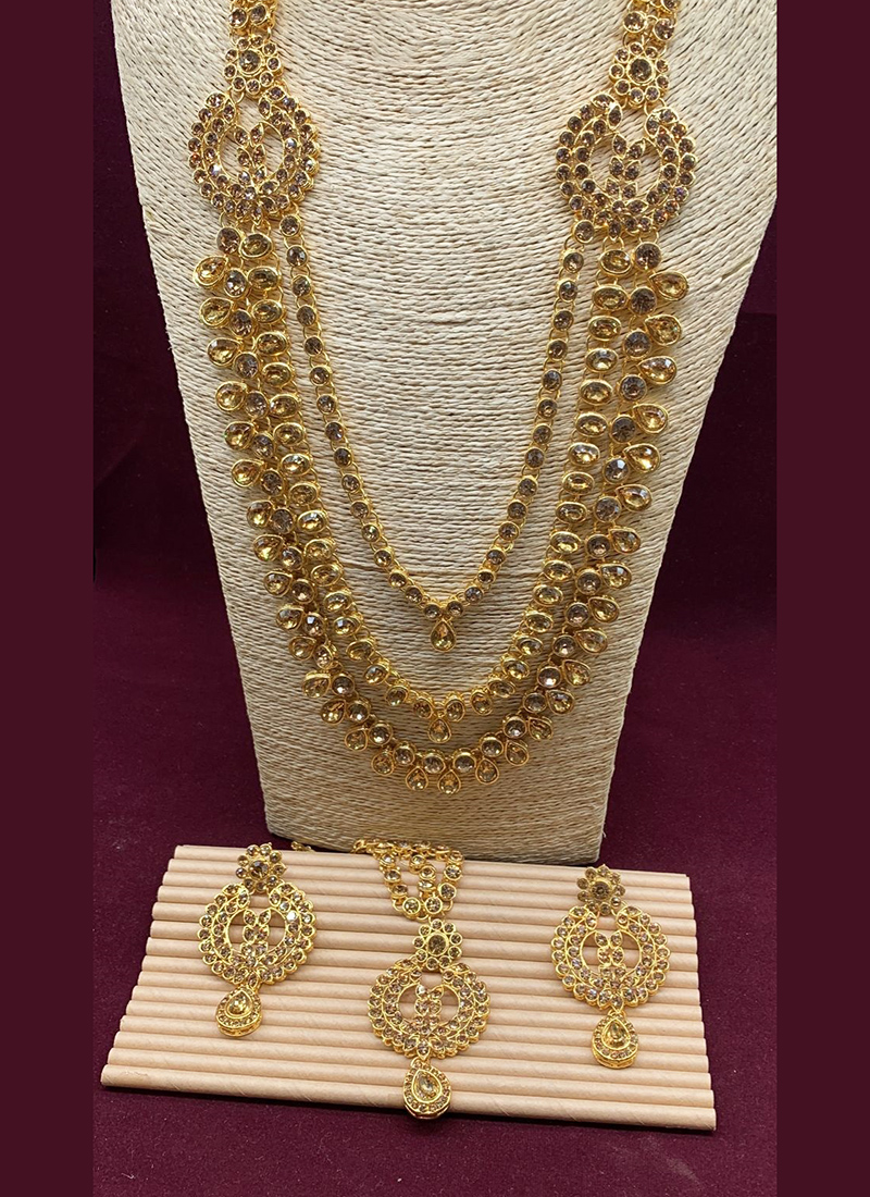 Long gold deals necklace for wedding